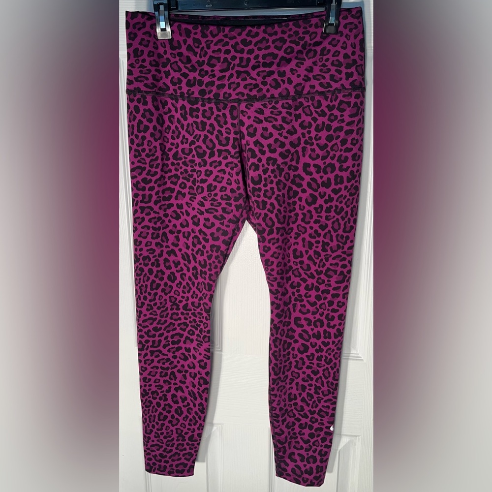 Nike Women's Dri-FIT One Animal Printed Midrise Leggings Viotech Black Large